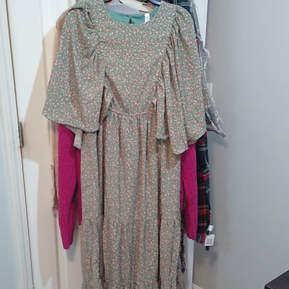 Floral Midi Dress - Picture 2 of 6